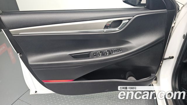 Hyundai Grandeur (IG) 3.0 LPi (Taxi) Deluxe 2021 — фото 24