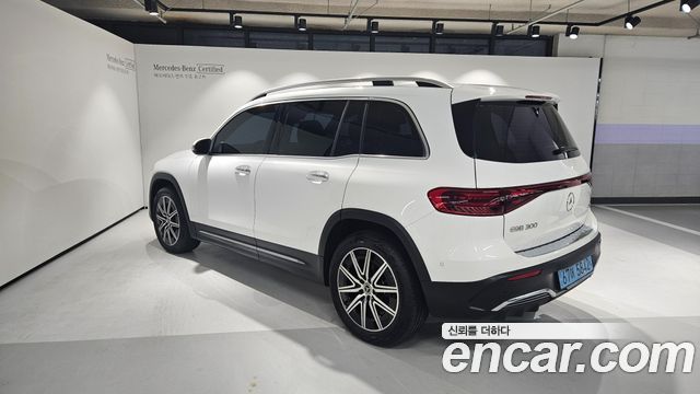 Mercedes-Benz EQB (X243) EQB300 4MATIC AMG Line 2026 — фото 3