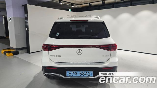 Mercedes-Benz EQB (X243) EQB300 4MATIC AMG Line 2026 — фото 7