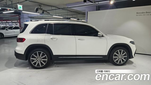 Mercedes-Benz EQB (X243) EQB300 4MATIC AMG Line 2026 — фото 9