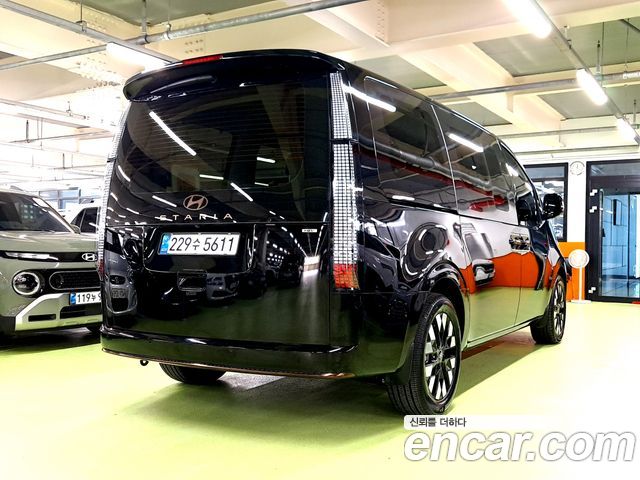 Hyundai Staria HEV 1.6 Lounge 7-Seater Inspiration 2025 — фото 2
