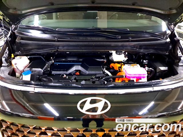 Hyundai Staria HEV 1.6 Lounge 7-Seater Inspiration 2025 — фото 6