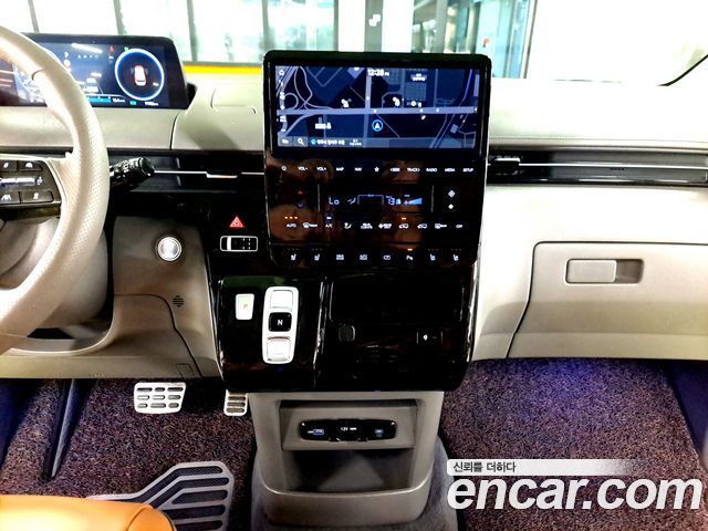 Hyundai Staria HEV 1.6 Lounge 7-Seater Inspiration 2025 — фото 16