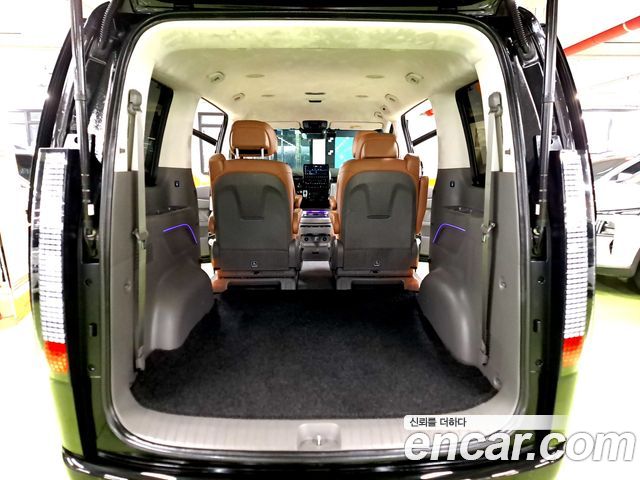Hyundai Staria HEV 1.6 Lounge 7-Seater Inspiration 2025 — фото 23