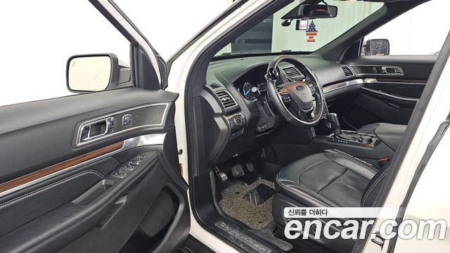 Ford Explorer 2.3 Limited 4WD 5th 2017 — фото 10