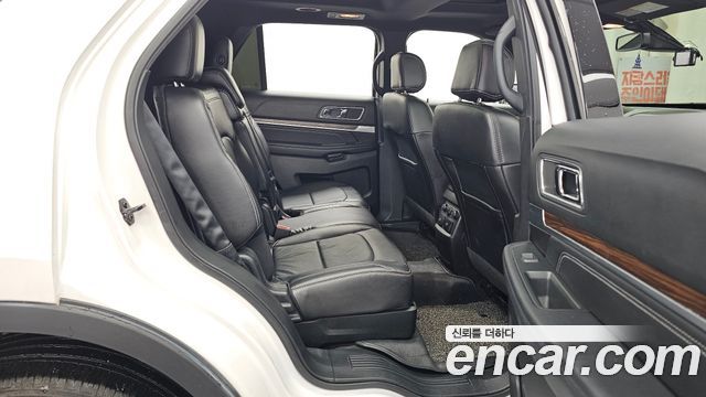 Ford Explorer 2.3 Limited 4WD 5th 2017 — фото 16
