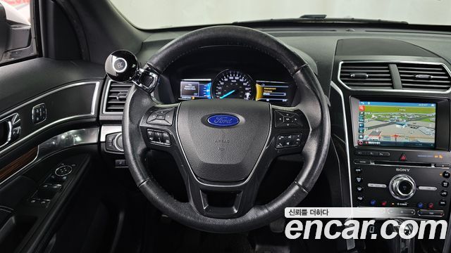 Ford Explorer 2.3 Limited 4WD 5th 2017 — фото 17