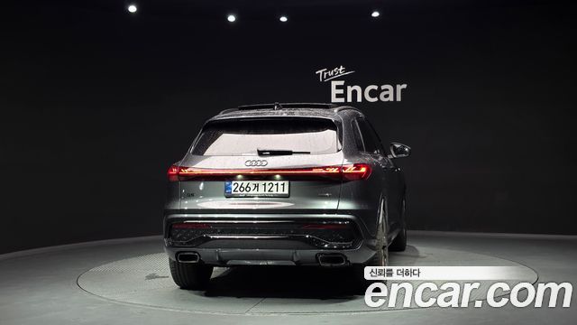Audi Q5 (80A) 45 TFSI Quattro S Line Black Ediiton 2025 — фото 4