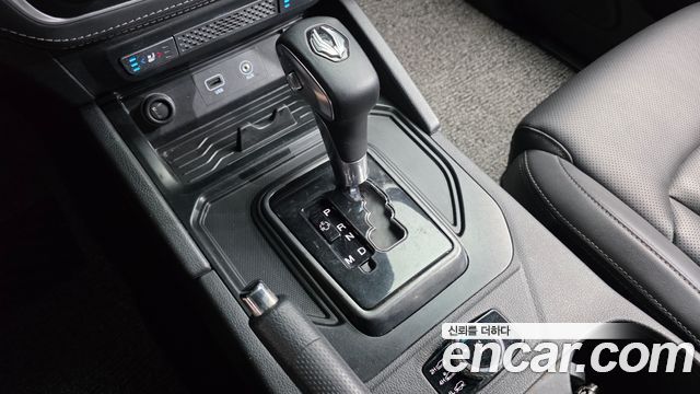 KG Mobility (SsangYong) Rexton Sports Khan Diesel 2.2 4WD Prestige (Leaf) 2021 — фото 9