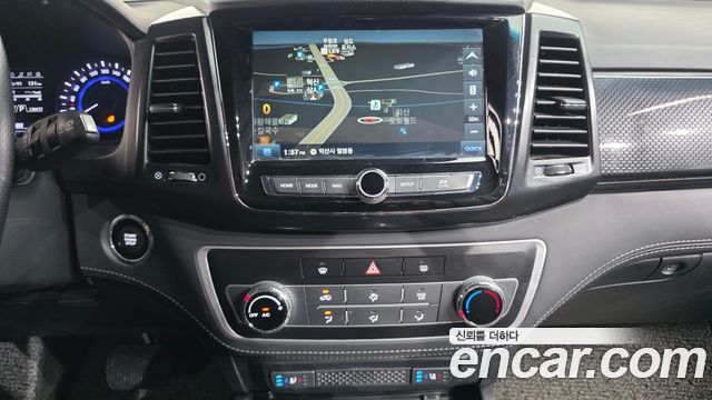KG Mobility (SsangYong) Rexton Sports Khan Diesel 2.2 4WD Prestige (Leaf) 2021 — фото 14