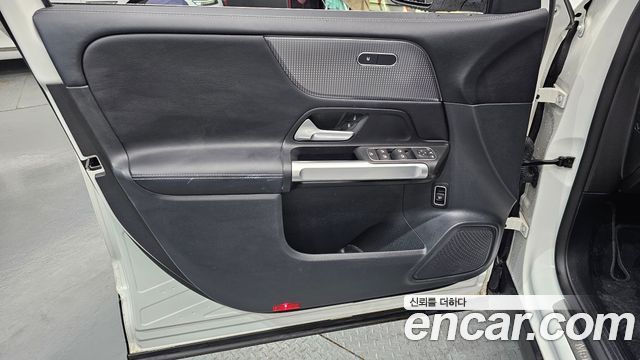 Mercedes-Benz GLB-Class (X247) GLB200 d 2022 — фото 24
