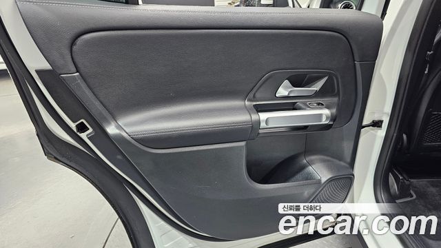 Mercedes-Benz GLB-Class (X247) GLB200 d 2022 — фото 25