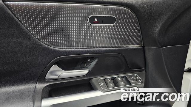 Mercedes-Benz GLB-Class (X247) GLB200 d 2022 — фото 29