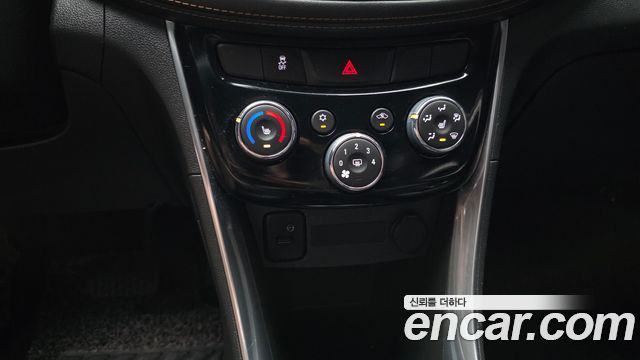 Chevrolet Trax 1.4 Premier 2019 — фото 17