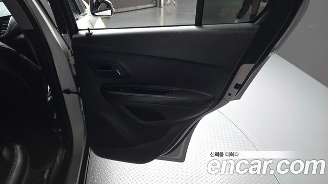 Chevrolet Trax 1.4 Premier 2019 — фото 25
