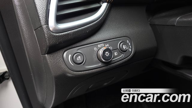 Chevrolet Trax 1.4 Premier 2019 — фото 27