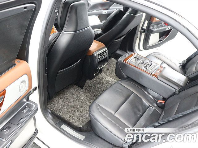 Lincoln Continental (X) 3.0 Presidential AWD 2017 — фото 19