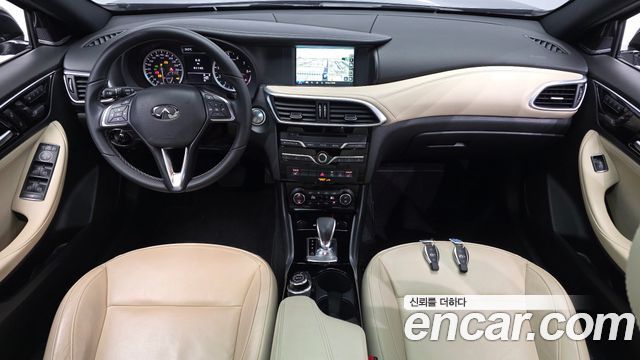 Infiniti QX30 2.0 Essential AWD 2019 — фото 7