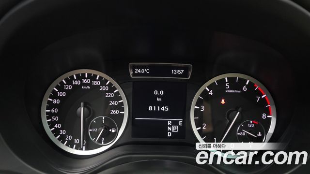 Infiniti QX30 2.0 Essential AWD 2019 — фото 8