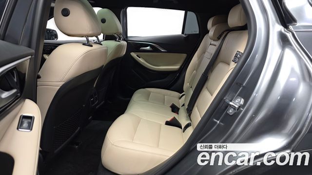 Infiniti QX30 2.0 Essential AWD 2019 — фото 12