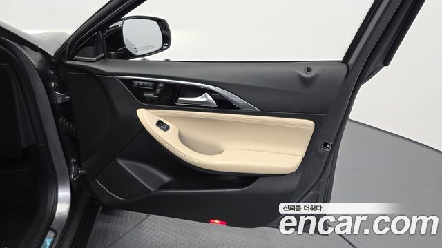 Infiniti QX30 2.0 Essential AWD 2019 — фото 24