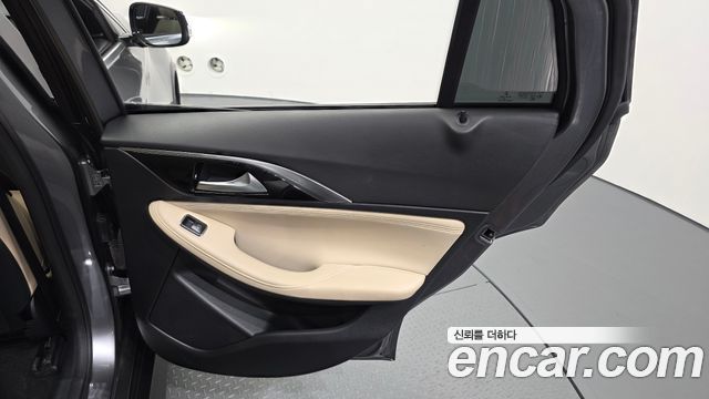 Infiniti QX30 2.0 Essential AWD 2019 — фото 25