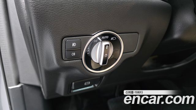 Infiniti QX30 2.0 Essential AWD 2019 — фото 28