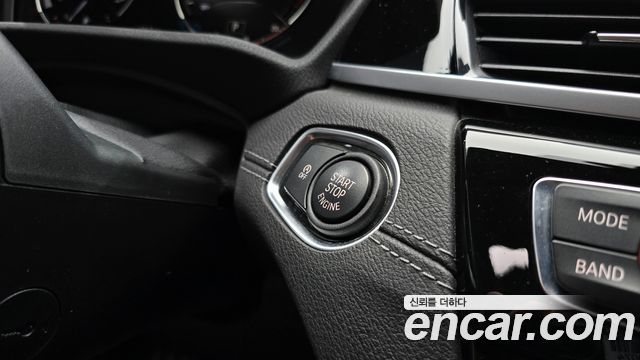 BMW X1 (F48) xDrive 20i xLine 2022 — фото 17