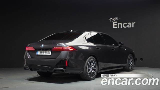 BMW 5 Series (G60) 520i M Sport 2025 — фото 2