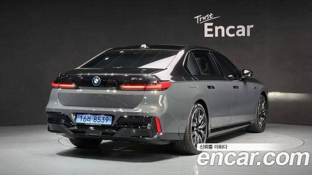 BMW i7 (G70) M70 xDrive M Performance 2025 — фото 2