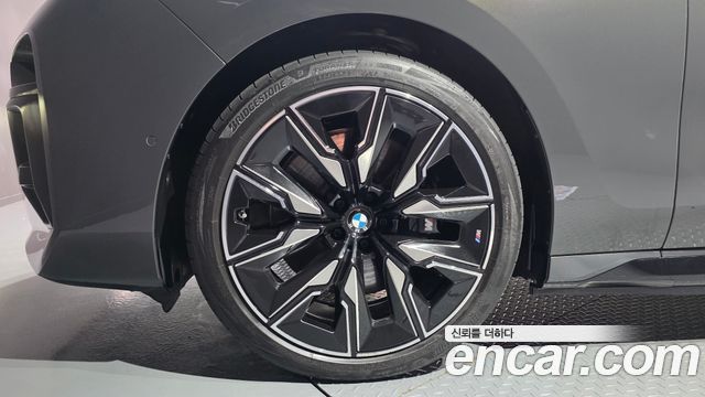 BMW i7 (G70) M70 xDrive M Performance 2025 — фото 5