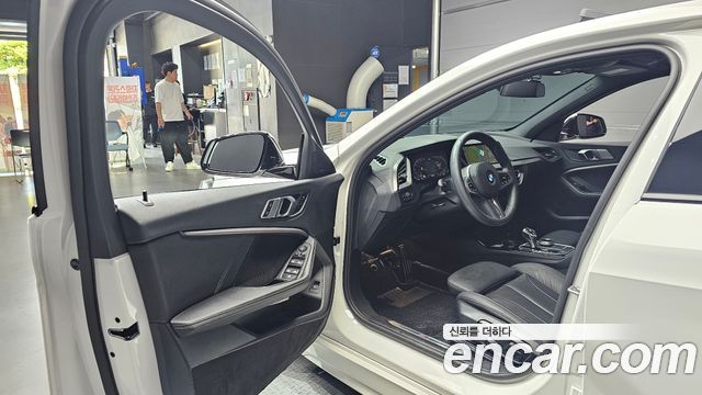 BMW 1 Series (F40) 120i M Sports 2022 — фото 10