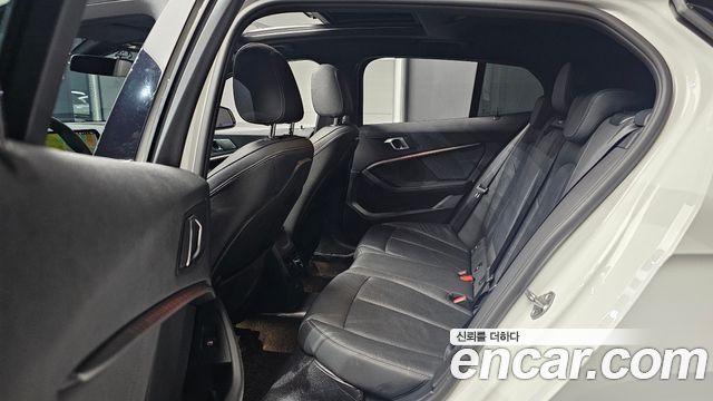 BMW 1 Series (F40) 120i M Sports 2022 — фото 12