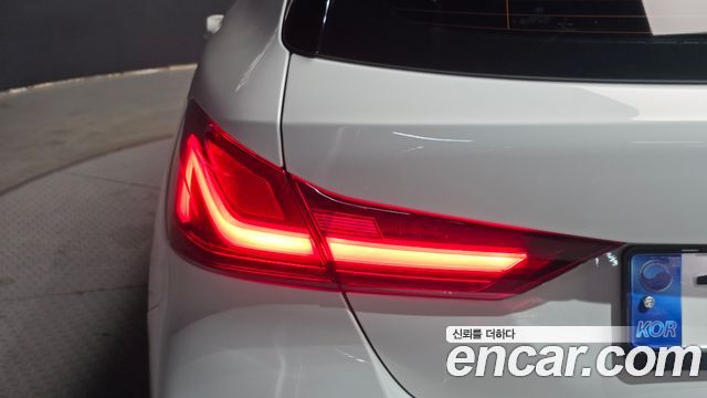 BMW 1 Series (F40) 120i M Sports 2022 — фото 23
