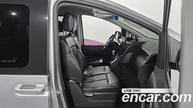 Hyundai Staria 4WD Tourer 9-Seater Modern 2022 — фото 11