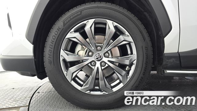 Toyota RAV4 (V) 2,5 4WD Hybrid LTD 2024 — фото 5