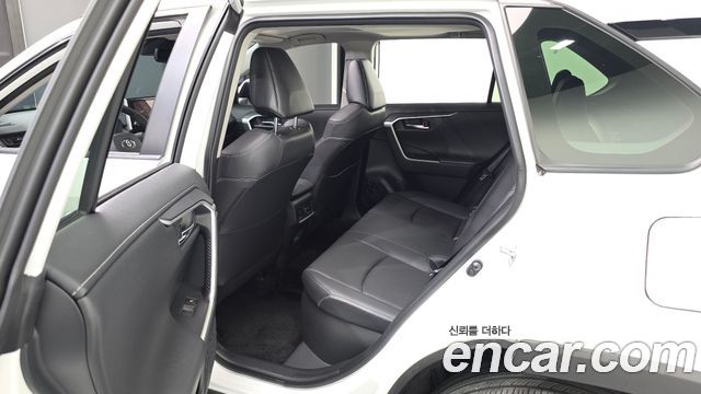 Toyota RAV4 (V) 2,5 4WD Hybrid LTD 2024 — фото 11