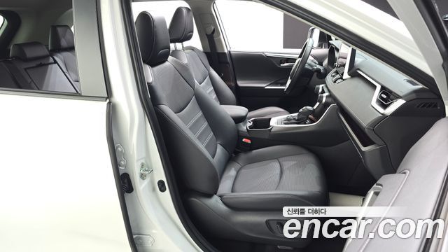Toyota RAV4 (V) 2,5 4WD Hybrid LTD 2024 — фото 12