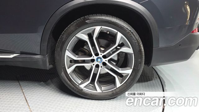 BMW X5 (G05) xDrive 45e xLine 2022 — фото 21