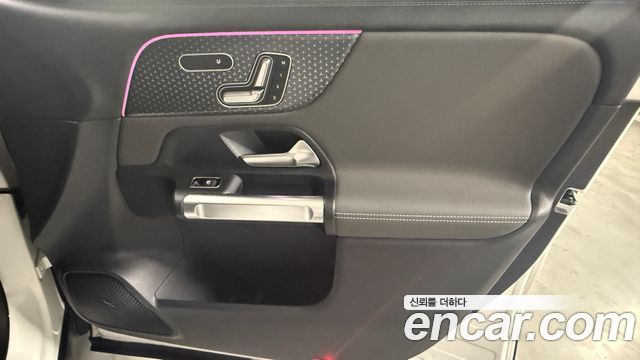 Mercedes-Benz EQB (X243) EQB300 4MATIC 2024 — фото 10