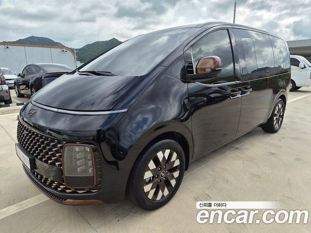 Hyundai Staria Lounge 9-Seater Inspiration