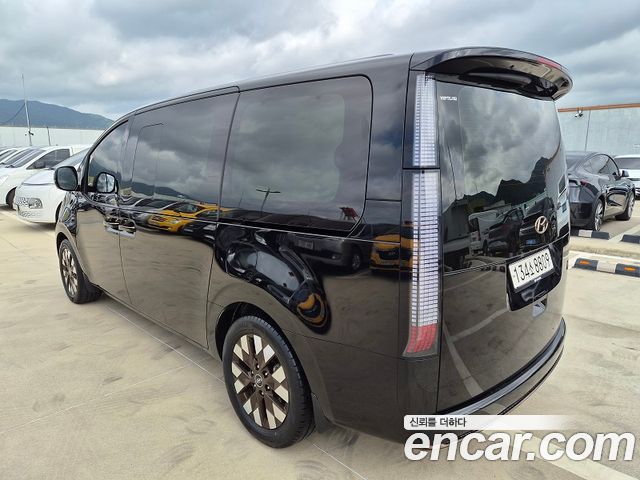 Hyundai Staria Lounge 9-Seater Inspiration 2024 — фото 2
