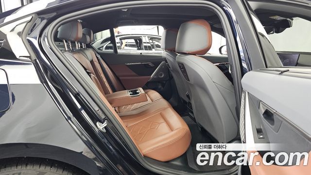 BMW 5 Series (G60) 530i xDrive M Sport Pro Special Edition 2025 — фото 12