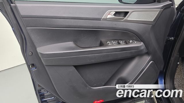 KG Mobility (SsangYong) Rexton Sports Khan Diesel 2.2 4WD Professional X (5-Link) 2019 — фото 30