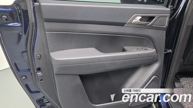 KG Mobility (SsangYong) Rexton Sports Khan Diesel 2.2 4WD Professional X (5-Link) 2019 — фото 31