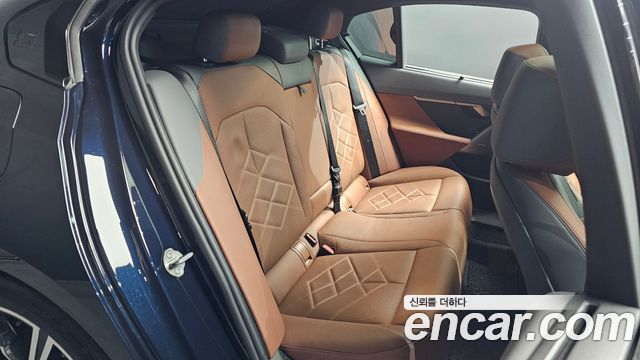 BMW 5 Series (G60) 530i xDrive M Sport 2024 — фото 11