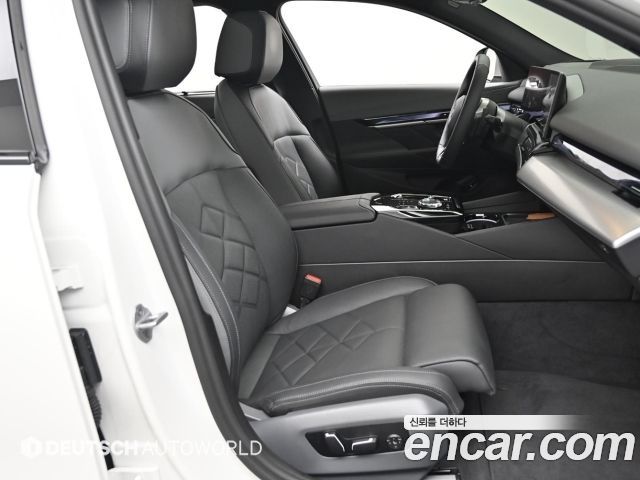 BMW 5 Series (G60) 530i xDrive M Sport 2025 — фото 10