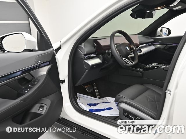 BMW 5 Series (G60) 530i xDrive M Sport 2025 — фото 15