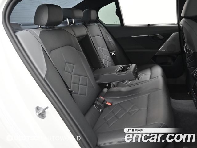 BMW 5 Series (G60) 530i xDrive M Sport 2025 — фото 16