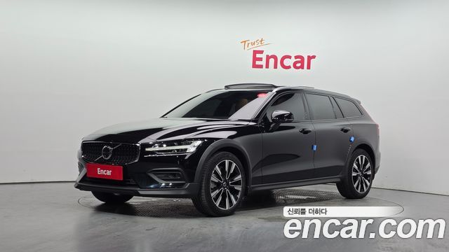 Volvo V60 Cross Country (II) B5 Ultra AWD